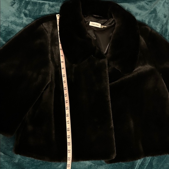 Calvin Klein black Faux Fur Jacket/capelet - Picture 7 of 8